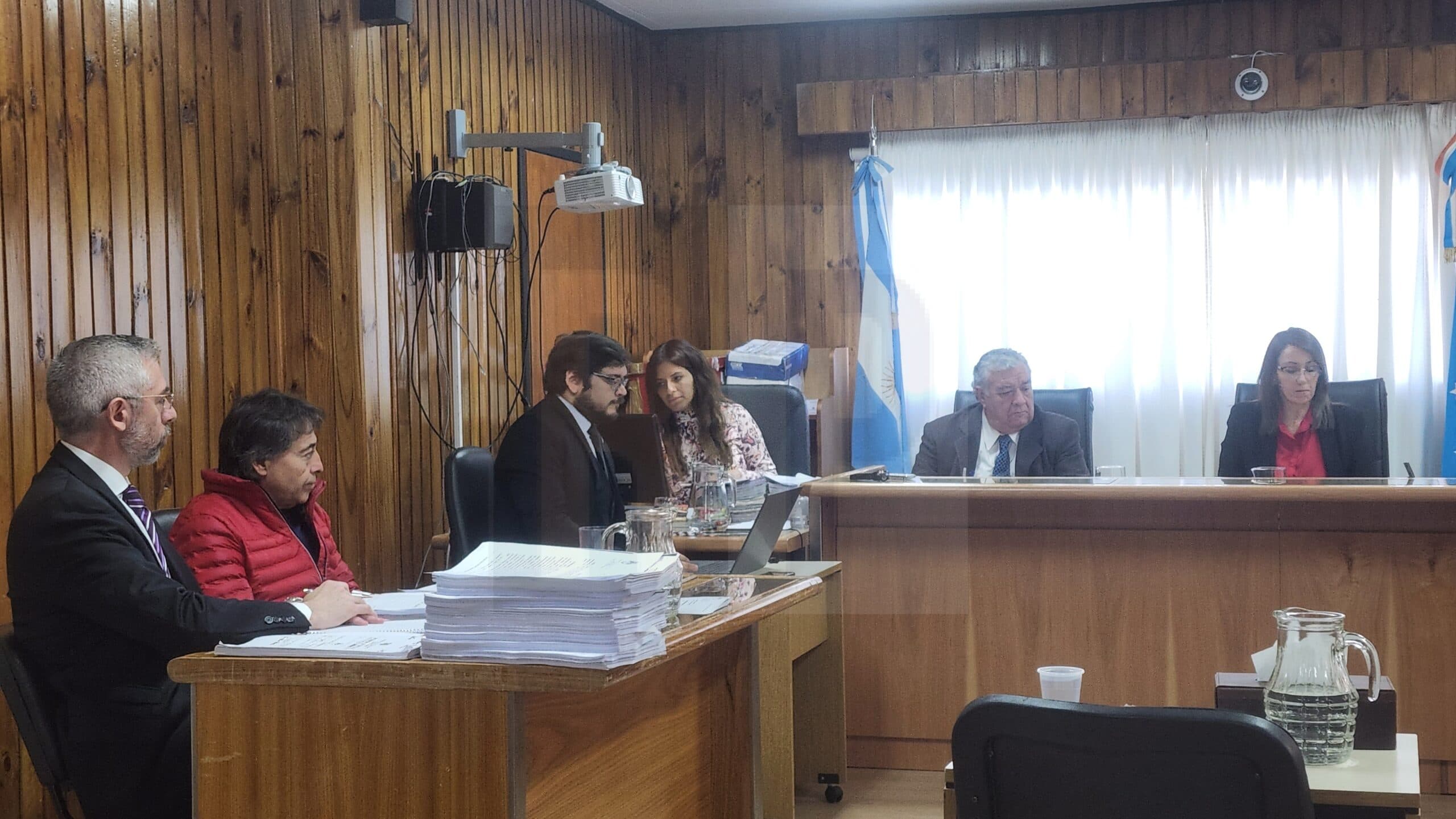 Comenzó juicio por 10 estafas inmobiliarias la imputada Ancalipe se mantiene prófuga y su abogado renunció