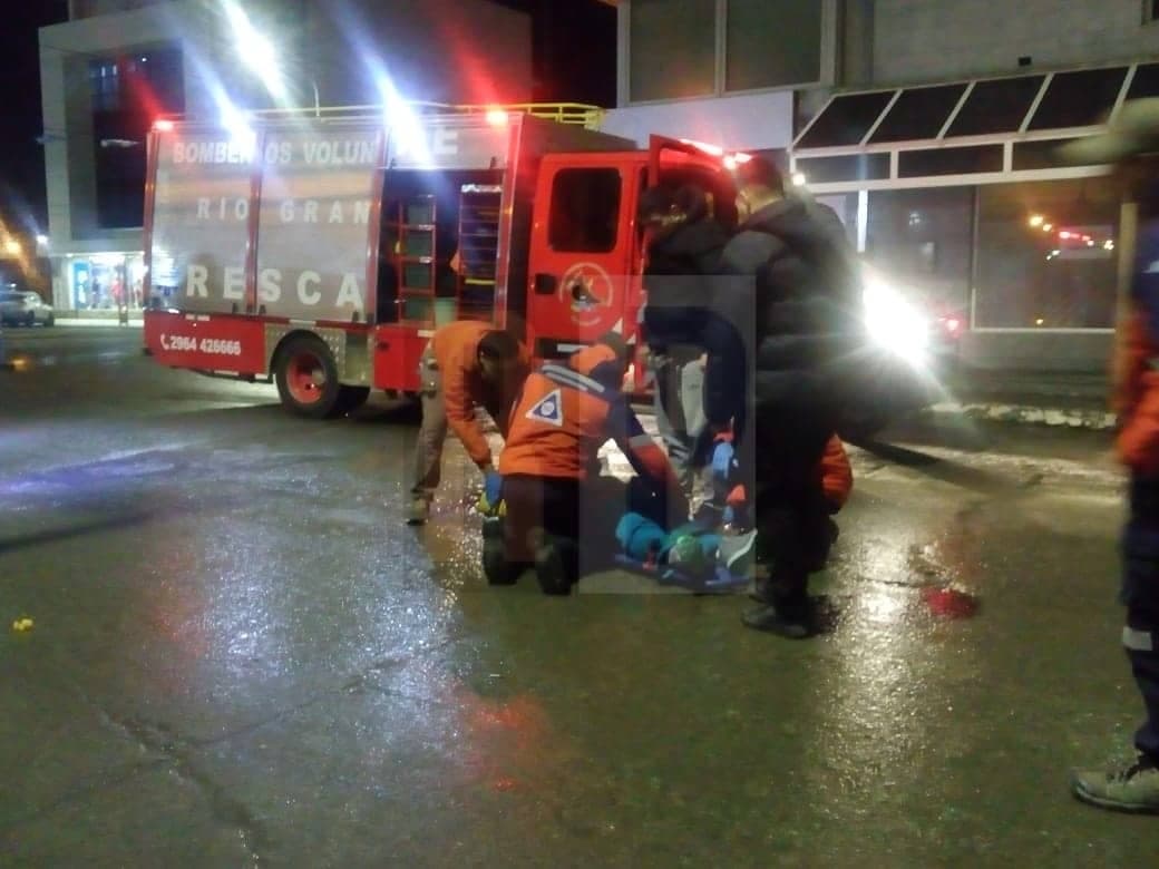 Una mujer fue  atropellada y trasladada al hospital