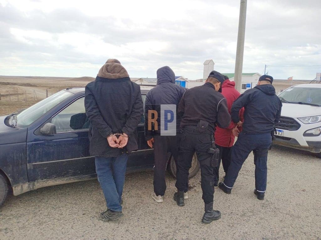 ULTIMO MOMENTO:Detuvieron a 3 de los manifestantes contra el radar por cortar la fibra óptica que dejó sin servicio a Tolhuin y Ushuaia