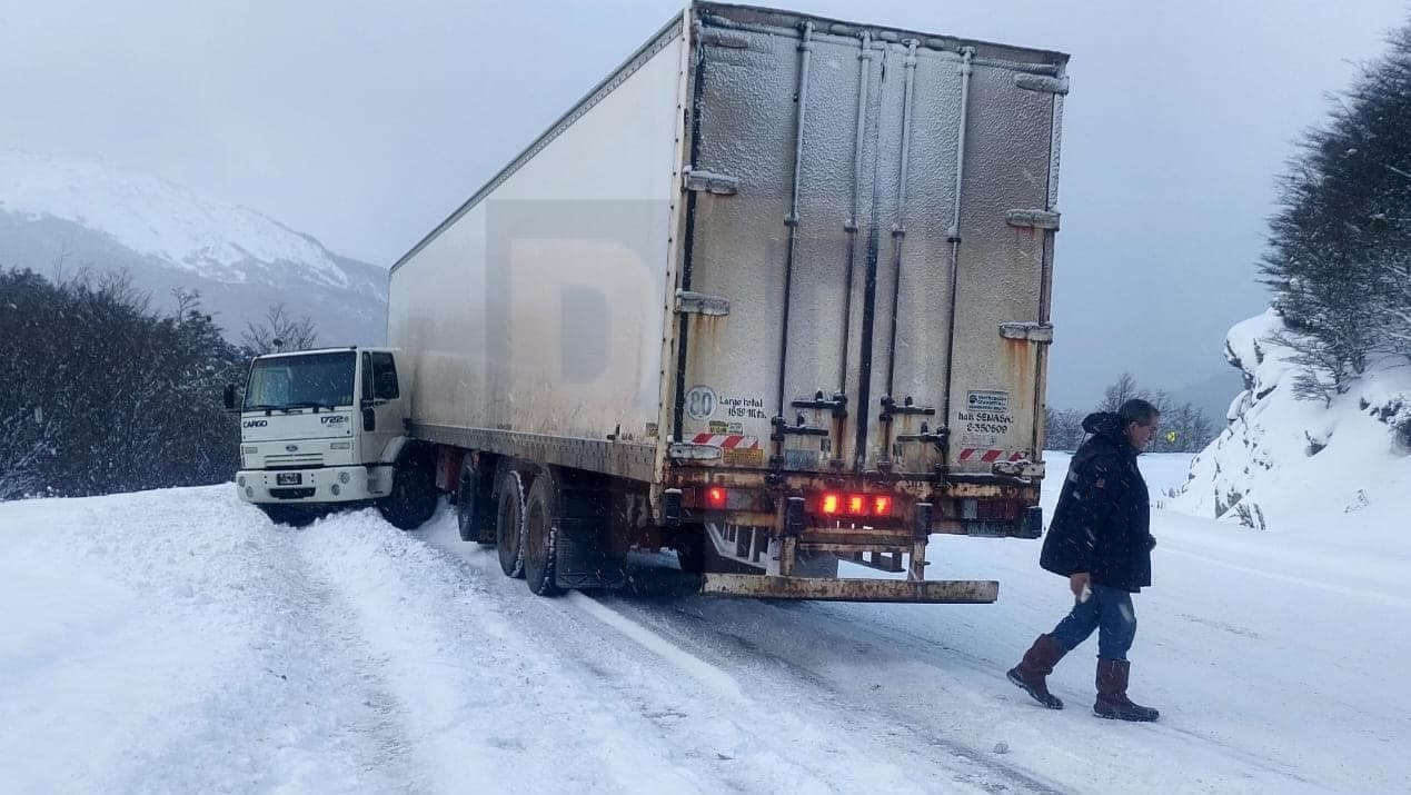 Despiste de un camión de gran porte en el Paso Garibaldi