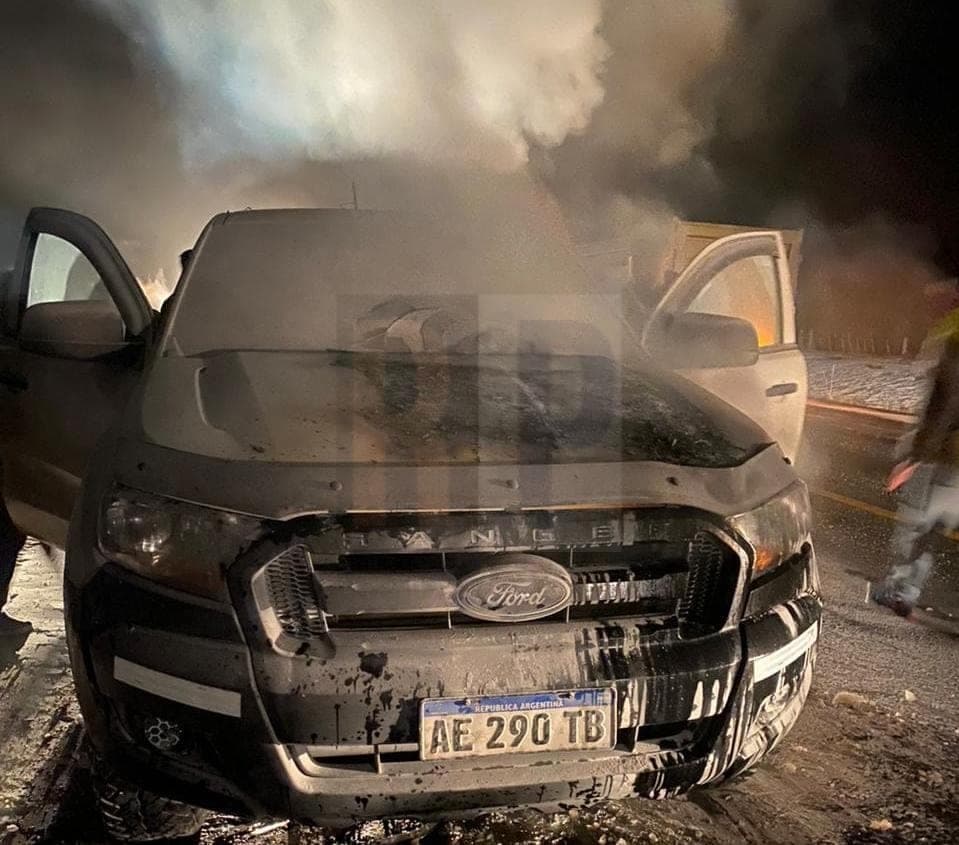 Incendio de una camioneta mientras circulaba por la RN3