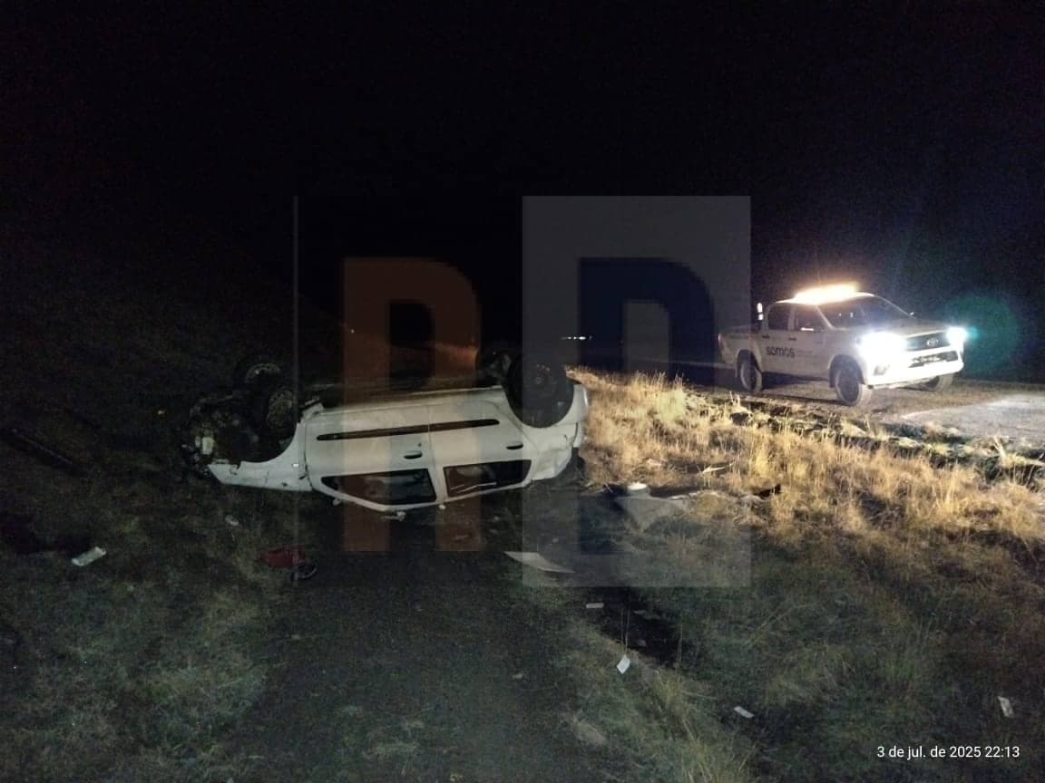 Un conductor hospitalizado tras vuelco en Punta María