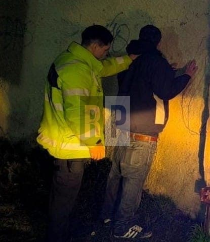 Mujer recibió un alerta de su tarjeta de crédito y descubrió que le había robado un reincidente que volvió a ser detenido