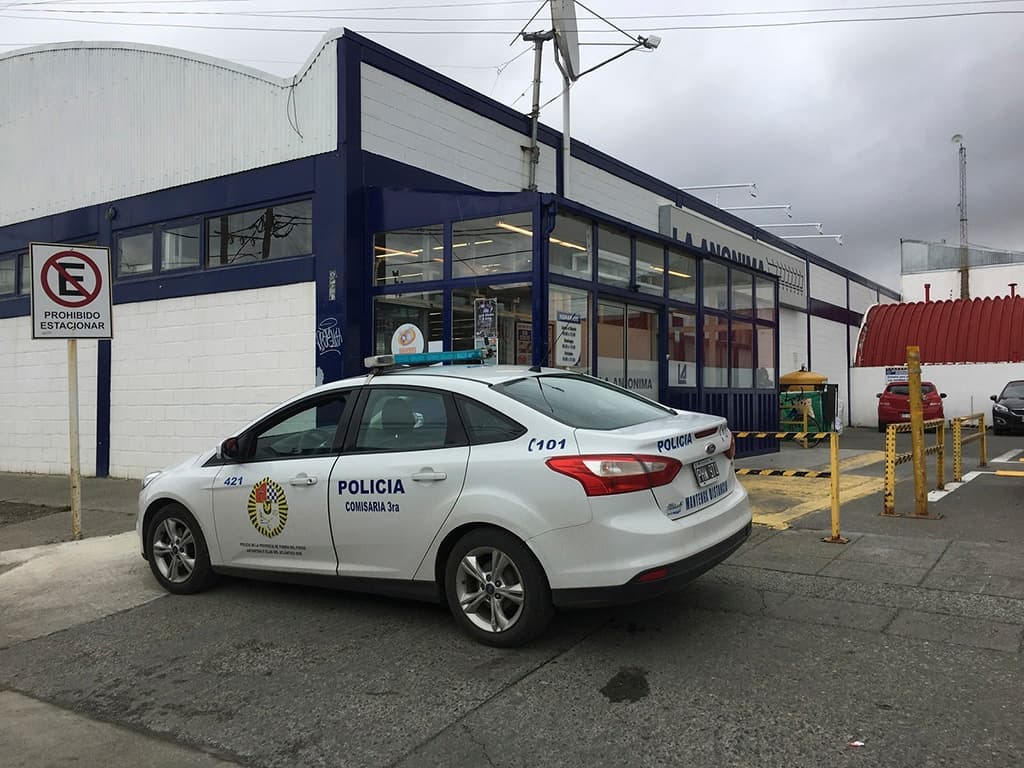 Refuerzan la seguridad en supermercados por posibles saqueos