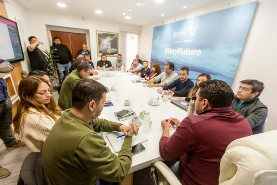 Vuoto acordó una mesa de trabajo con los gremios