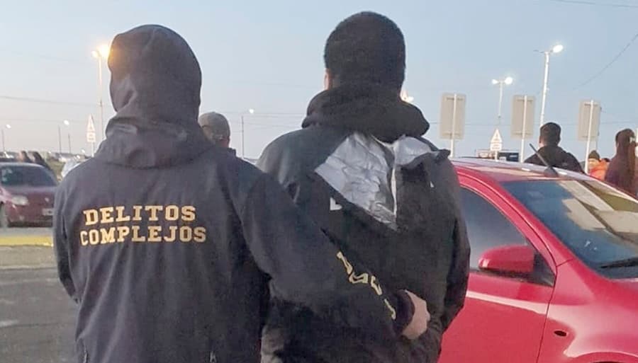 El oficial de Policía Walter Nieva enfrentará en el juicio oral 99 denuncias por estafa