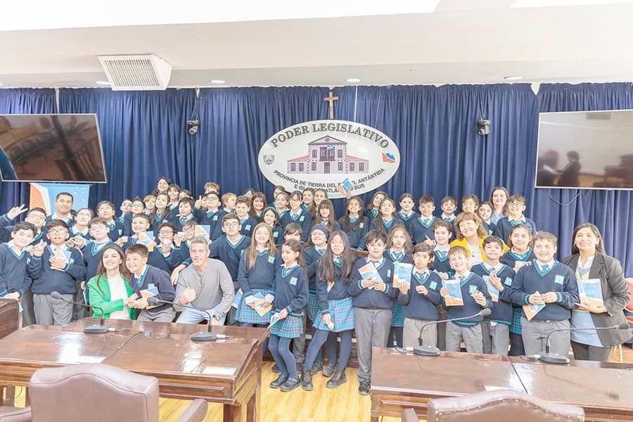 Alumnos de Río Grande visitaron la Legislatura