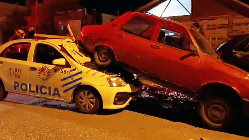 Margen Sur: un patrullero colisionó contra varios rodados