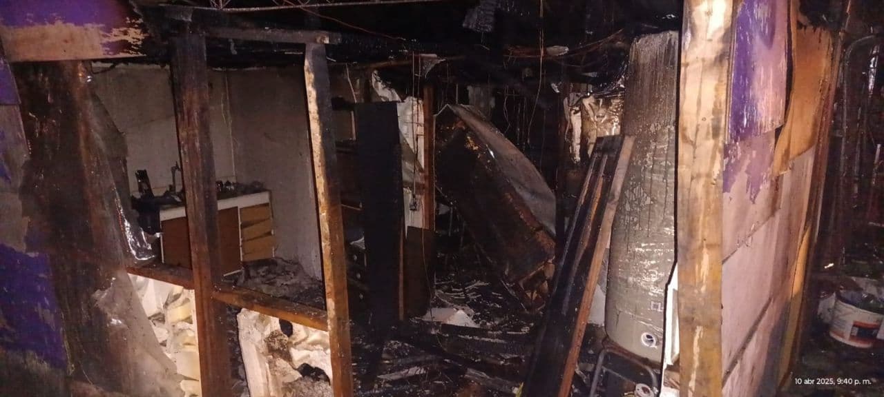 Una vivienda fue destruida por un incendio