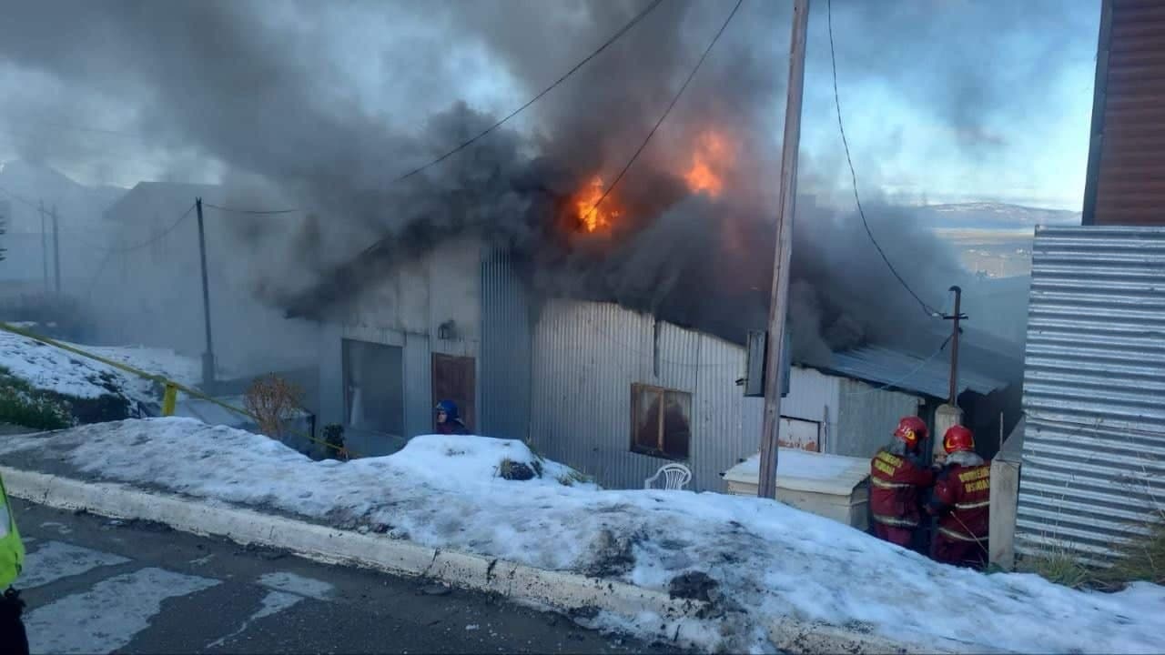Ushuaia: incendio afectó una vivienda