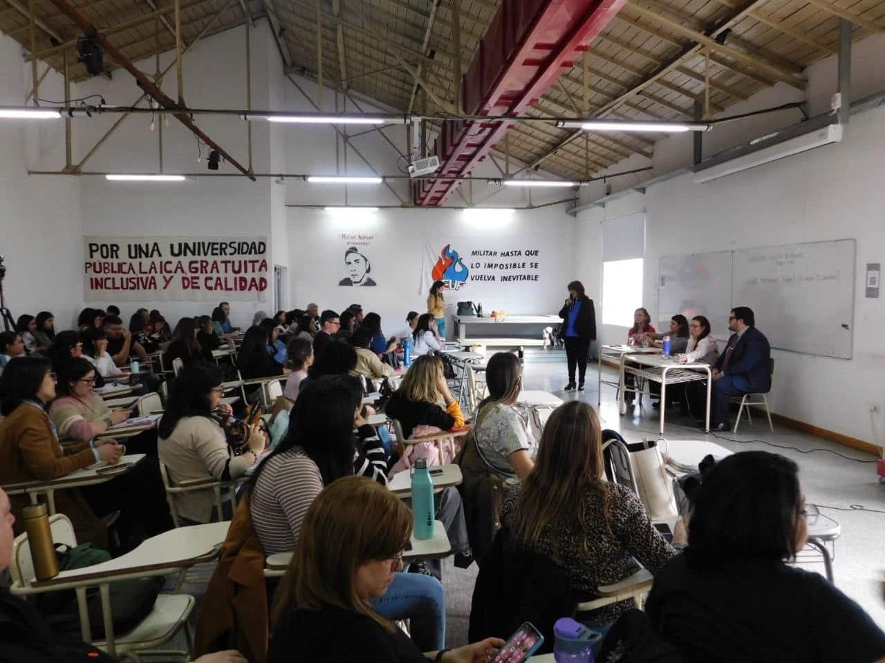 La Fiscalía de Género brindó una charla en la UNTDF sobre intervenciones en casos de violencia y abuso