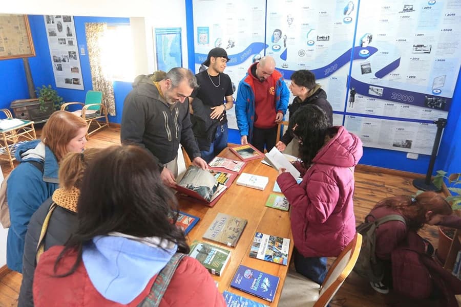 Estudiantes de la UNTDF visitaron Pensar Malvinas