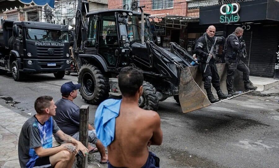 Brasil: megaoperativo policial contra la banda criminal Comando Vermelho deja al menos 64 muertos en favelas de Río de Janeiro