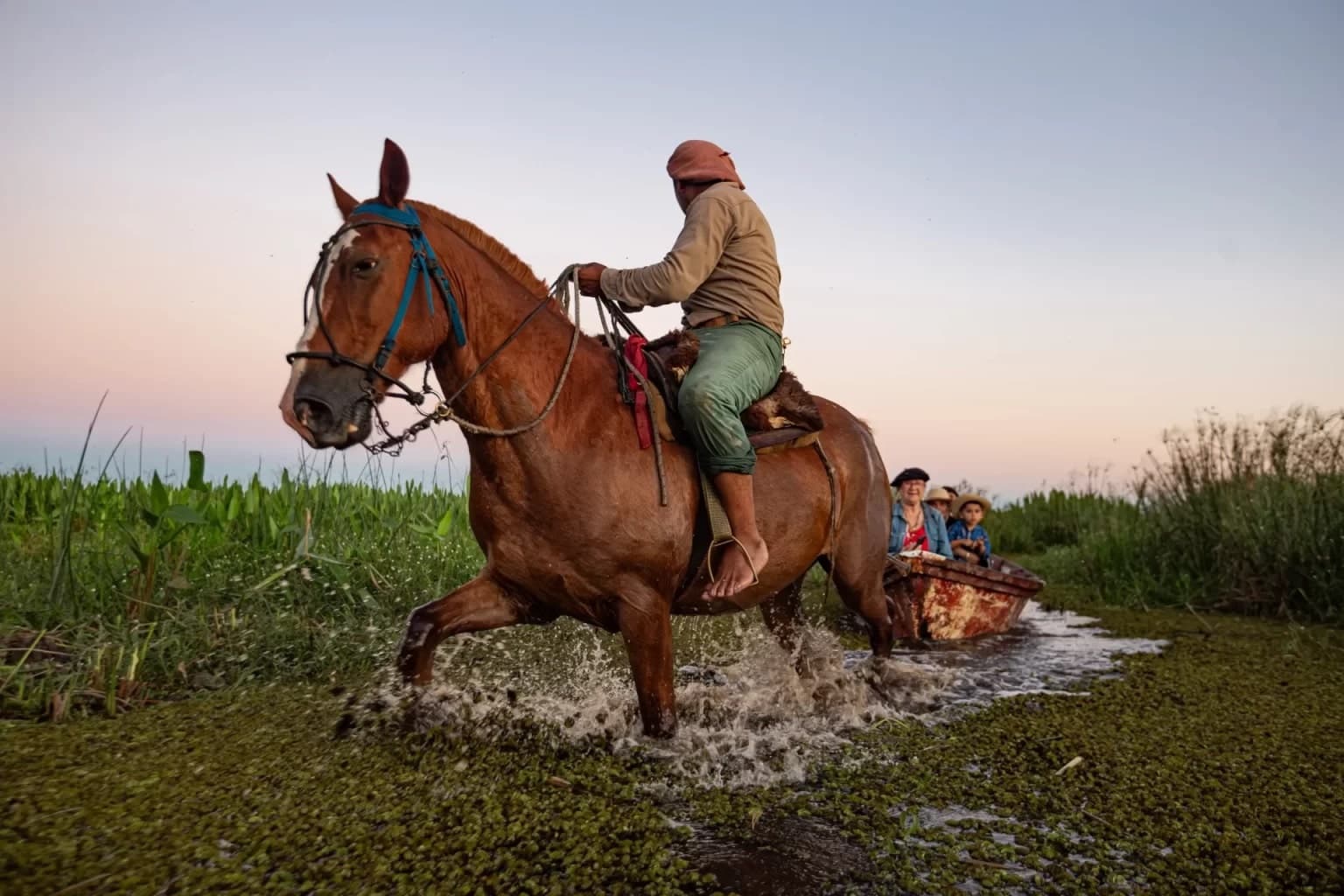 En canoa y a caballo turismo sustentable con el medio ambiente