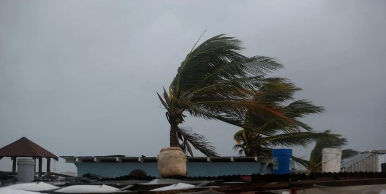Huracán Melissa llega a la categoría máxima en el Caribe y temen “inundaciones catastróficas”