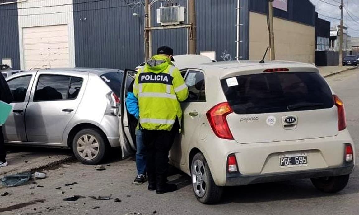 Parque Industrial: dos vehículos chocaron en la calle Islas Malvinas