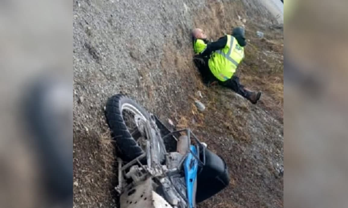 Motociclista resultó lesionado tras caer de su unidad