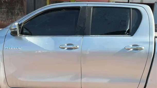 Balean camioneta de Juan Manuel Urtubey en plena campaña