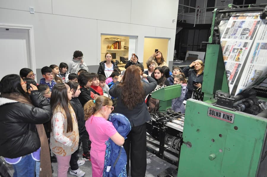 Recibimos la visita de alumnos y docentes de la Escuela Nº 35