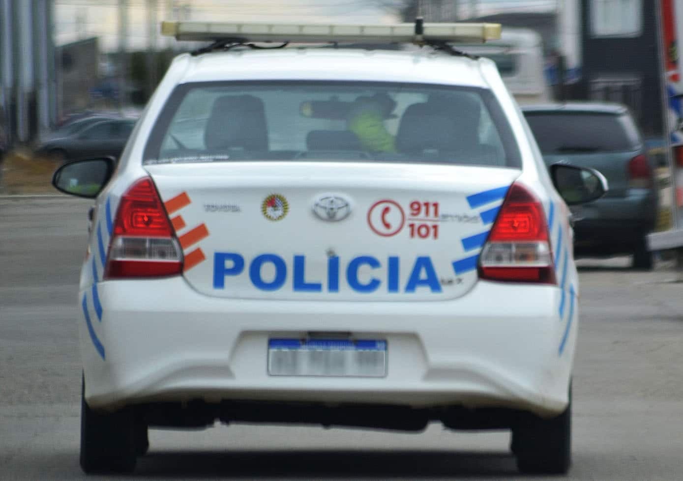 Colisión y fuga en pleno centro: un conductor denunció haber sido agredido tras el impacto