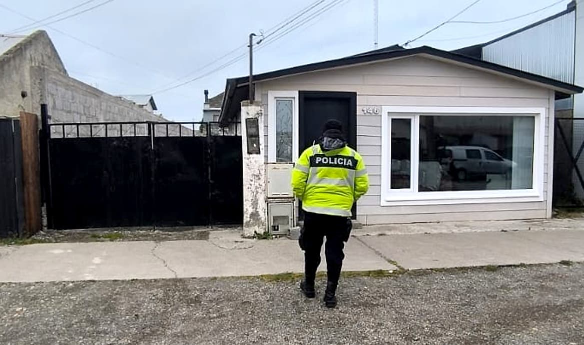 En allanamiento recuperan elementos robados y notifican a una mujer