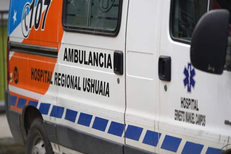 Un motociclista resultó lesionado tras despistar en la vía pública