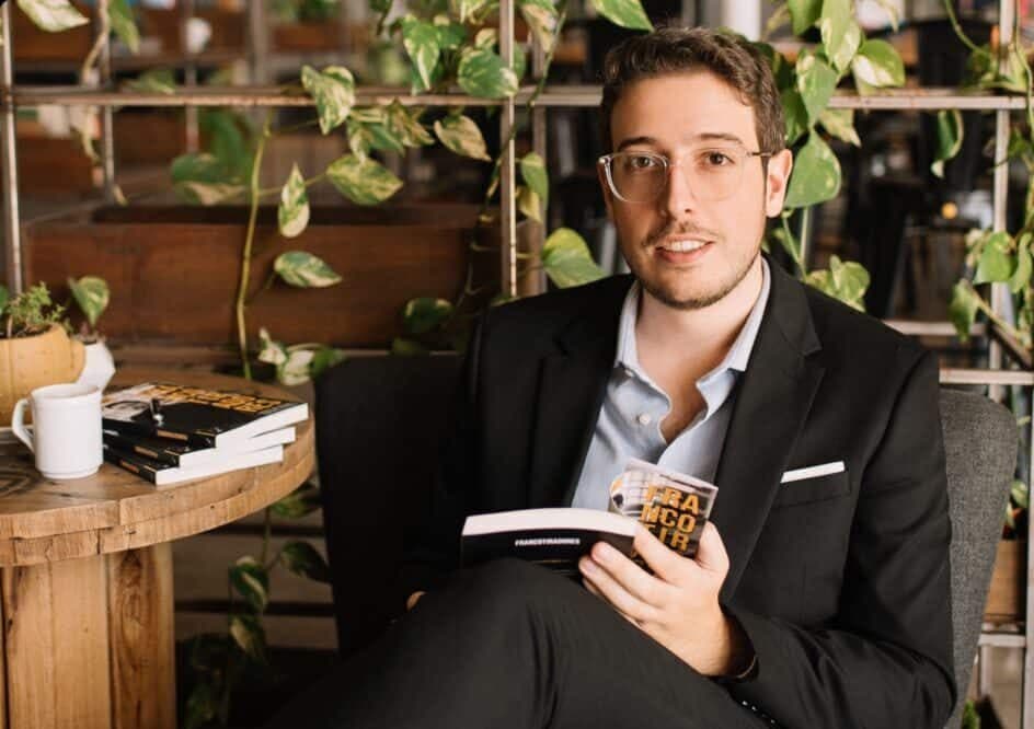 Un docente creó un Club de Lectura para fomentar la devoción a los libros