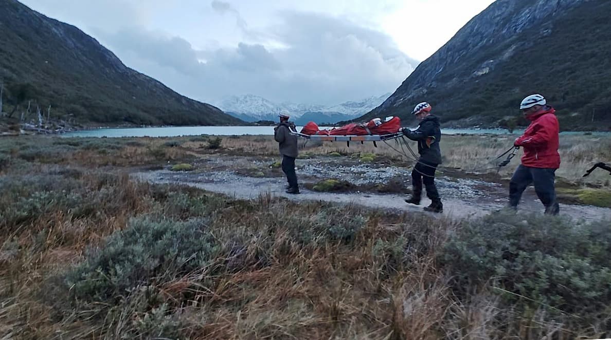 Rescataron a una turista herida en el sendero de Laguna Esmeralda