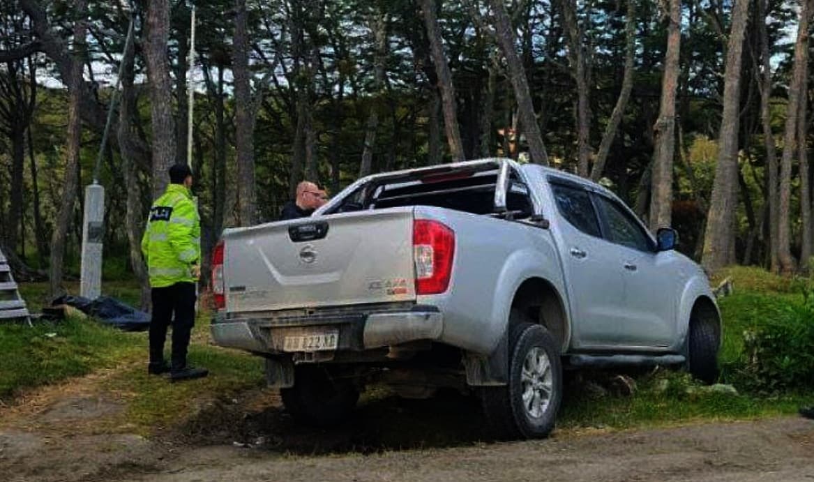 Conductor alcoholizado despistó su camioneta en el barrio Dos Banderas