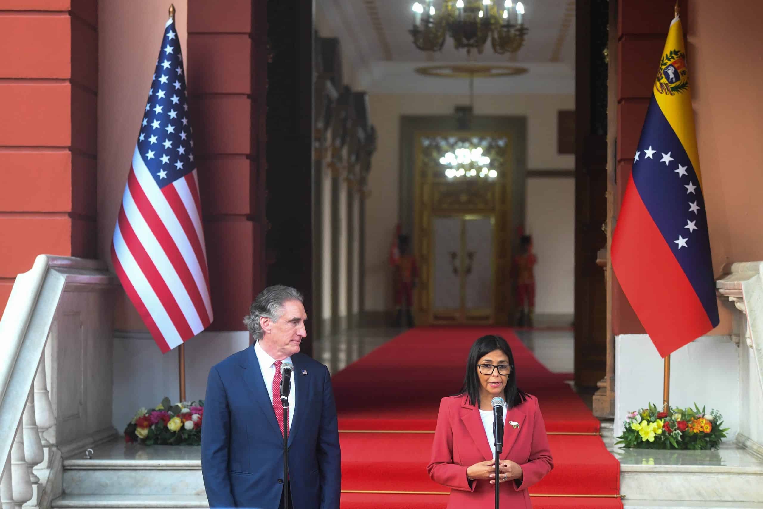 Presidenta encargada de Venezuela pide a EE. UU. levantar sanciones para favorecer integración regional