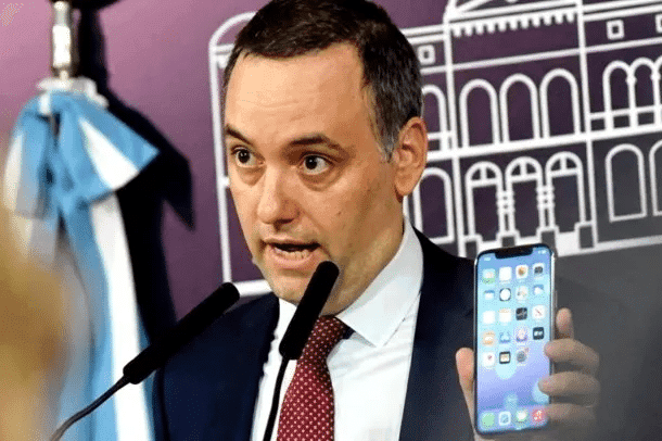 Imputaron a Manuel Adorni por presunto enriquecimiento ilícito