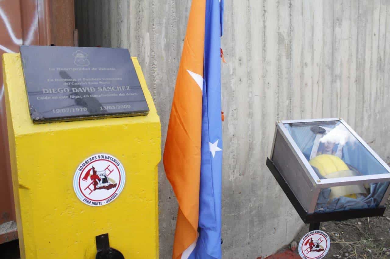 Ushuaia presente en el homenaje al bombero voluntario Diego Sánchez