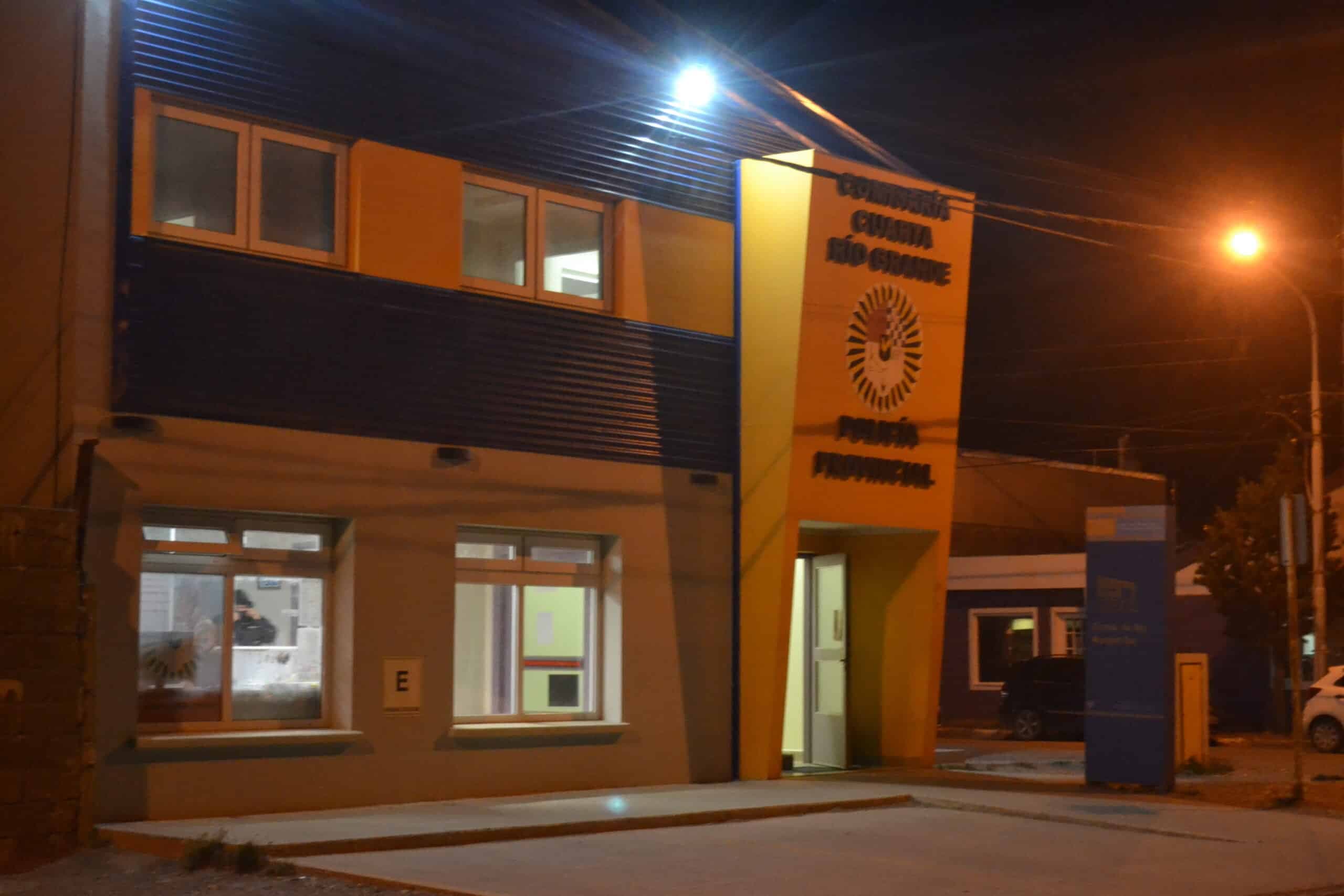 Detenido tras apedrear una vivienda y atacar a policías