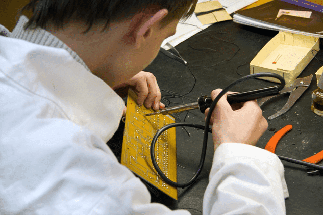 Preinscriben para finalizar el estudio secundario técnico