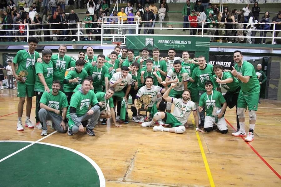 Franco Ybars, campeón de la Liga Nacional con Ferro