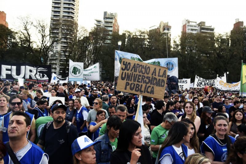 Buscan suspender Ley de Financiamiento Universitario