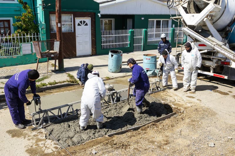 Continúan los trabajos de bacheo en distintas arterias