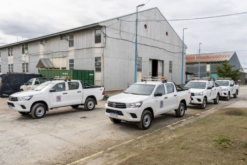 Incorporan cuatro camionetas para la Dirección de Energía