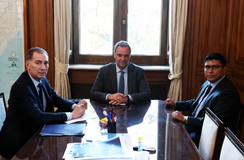 Milei envía $100.000 millones a Santa Cruz para sueldos