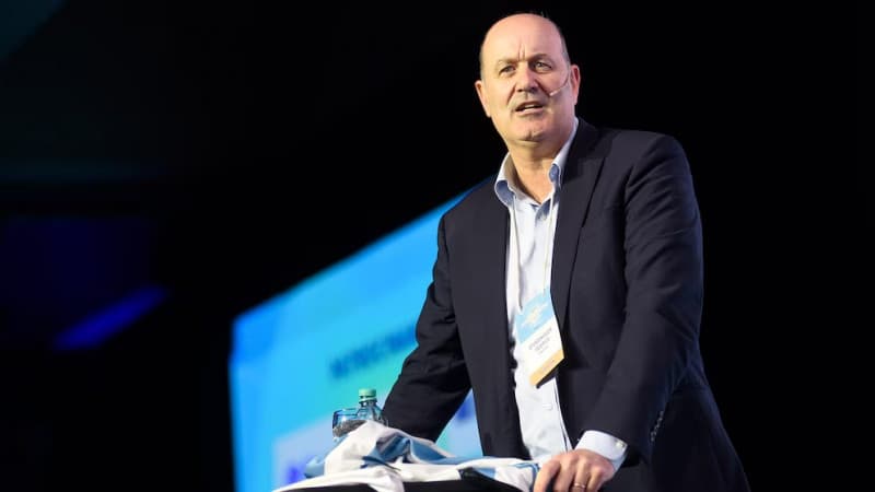 Quienes gastan afuera son "héroes de la producción"