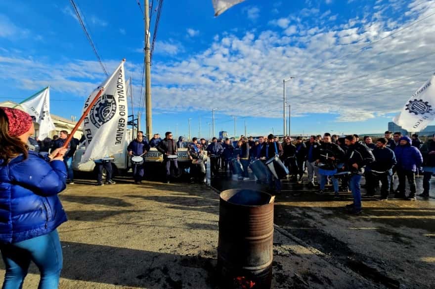 Se agrava la desvinculación de contratados en varias fábricas de Rio Grande