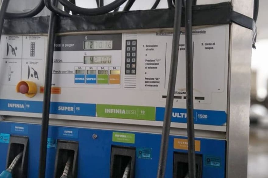 Las petroleras apuran aumentos en las naftas y el gasoil tras la devaluación definida por el Gobierno