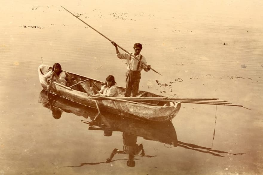 Dos científicas del CADIC reconstruyen la historia de los yaganes a partir de sus objetos