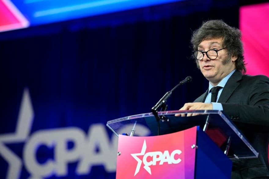 Milei volvió a apuntar contra el gobernador de Chubut: "Pobrecito, Nachito no la ve"