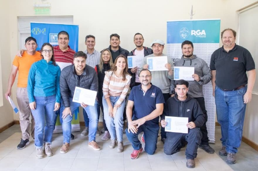 El Municipio y el INTA capacitaron a personal técnico en producción avícola