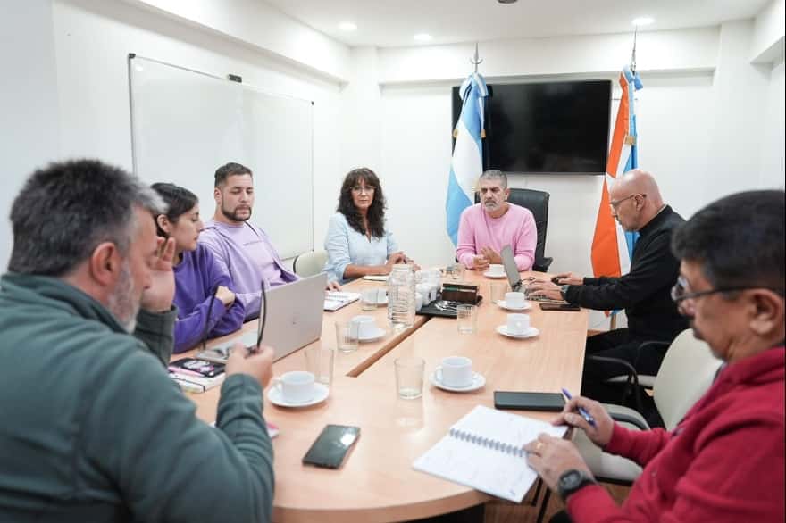 Gobierno ofreció a docentes fueguinos un 22% de mejora salarial en dos tramos