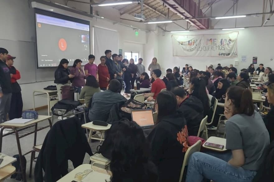 Más de 130 estudiantes finalizaron la cursada de la 'Diplomatura en Negocios Digitales' de la UNTDF