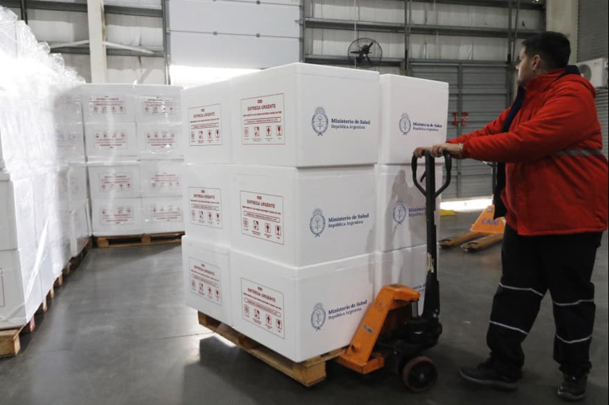 Nación comenzó a distribuir vacunas a todo el país para frenar el brote actual de sarampión