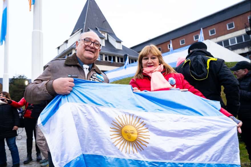 Día de la Bandera: Se realizaron actos en toda la Provincia junto a la comunidad fueguina