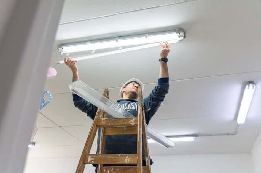 Gobierno lleva adelante trabajos de refacción y mantenimiento en escuelas de la provincia